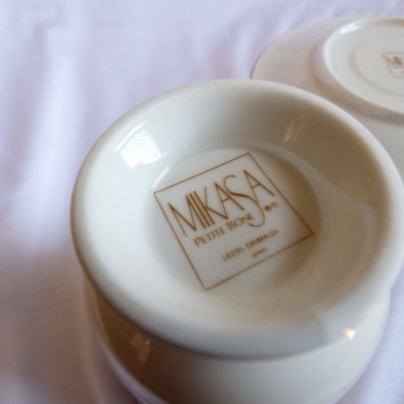 Mikasa Grimaldi Porcelain gold & cobalt blue Footed Tea Cup & Saucer set - Picture 6 of 8